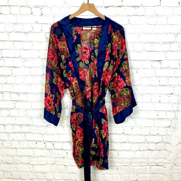 Victoria's Secret Other - Vintage Victoria’s Secret Floral Paisley Robe